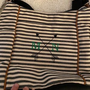 Thirty One casual carry all